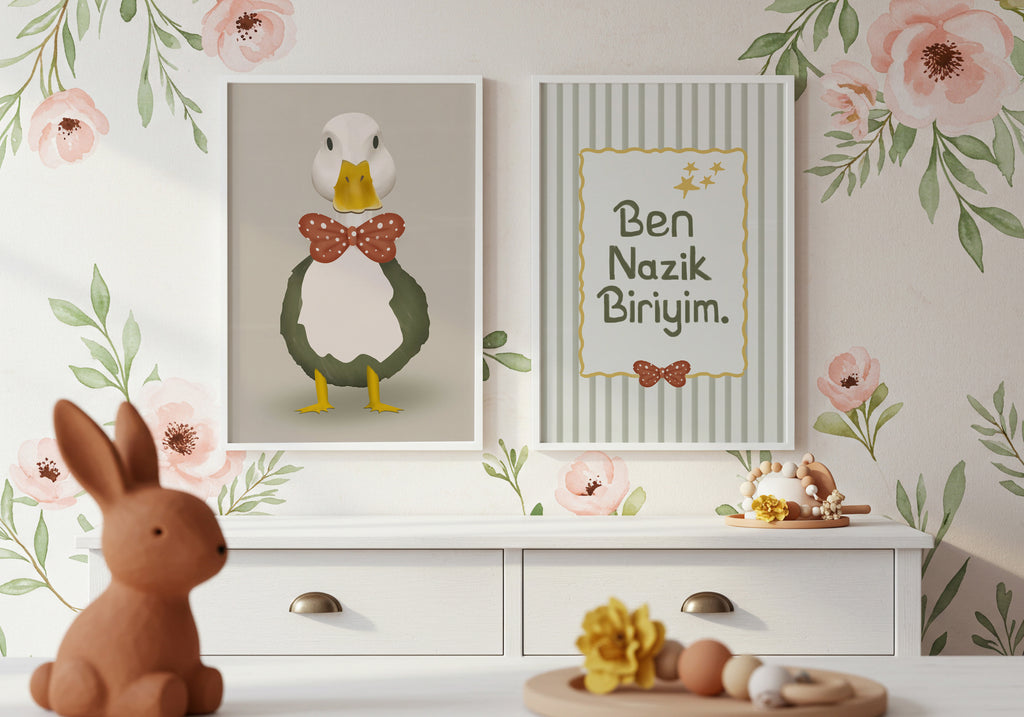 Nazik Ördek Çocuk - Çocuk Odası Çerçeveli Poster Seti