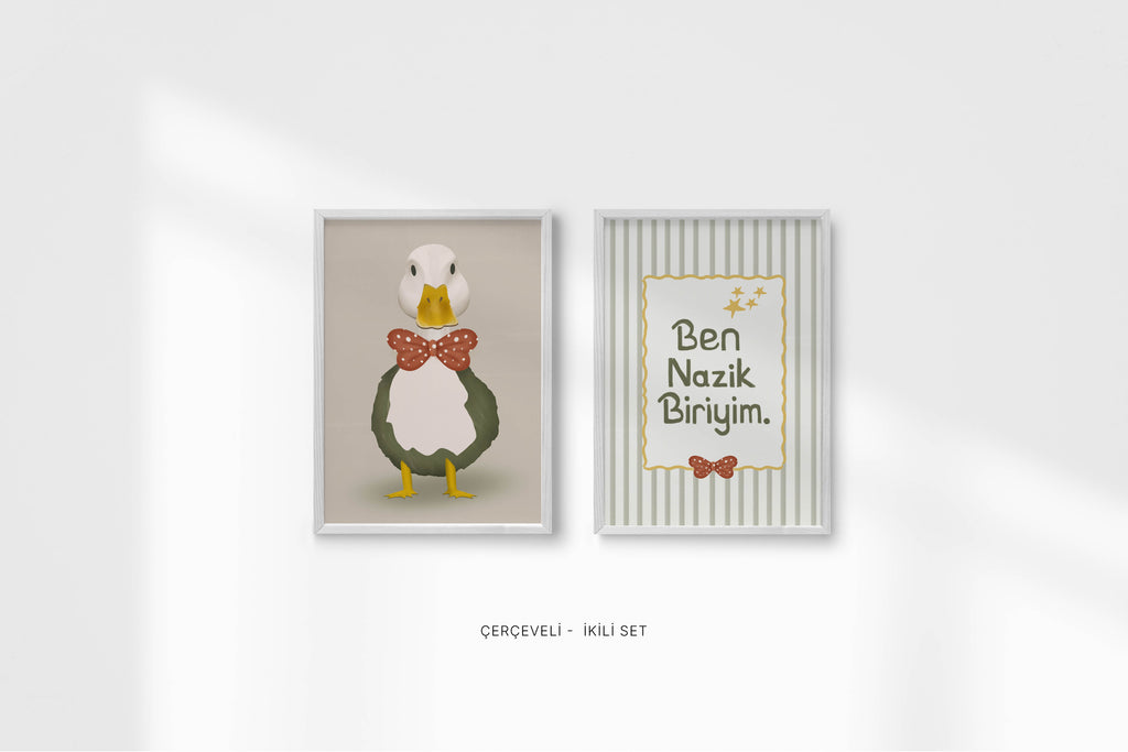 Nazik Ördek Çocuk - Çocuk Odası Çerçeveli Poster Seti